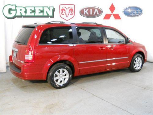 Chrysler Town and Country 2009 photo 1