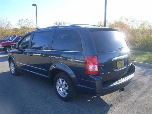 Chrysler Town and Country 2009 photo 1