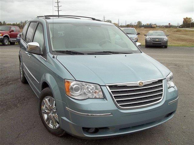 Chrysler Town and Country SLT 25 MiniVan