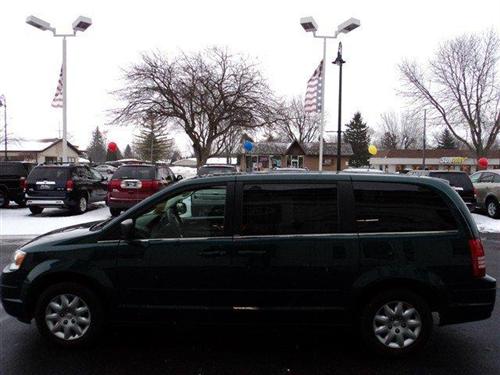 Chrysler Town and Country 2009 photo 3