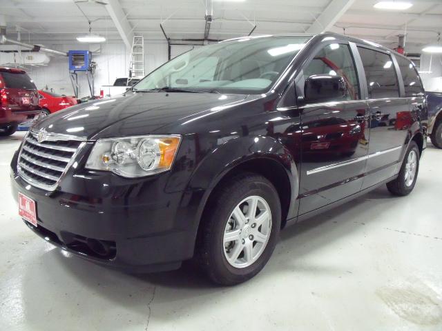 Chrysler Town and Country 3.5 MiniVan