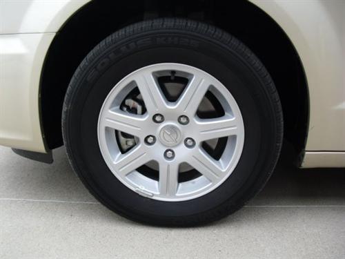 Chrysler Town and Country 2011 photo 2