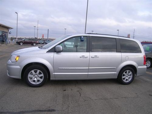Chrysler Town and Country 2011 photo 4