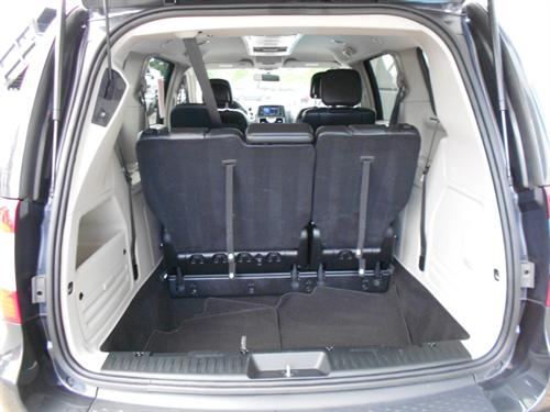 Chrysler Town and Country 2011 photo 5