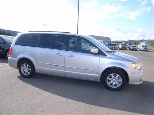 Chrysler Town and Country 2011 photo 1