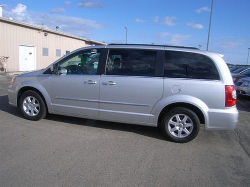 Chrysler Town and Country 2011 photo 4