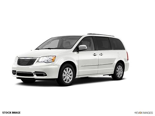 Chrysler Town and Country 2011 photo 2
