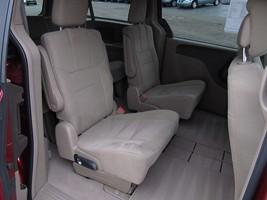 Chrysler Town and Country 2011 photo 1
