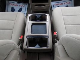 Chrysler Town and Country 2011 photo 2