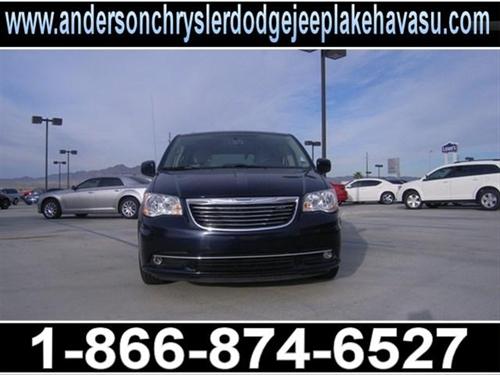 Chrysler Town and Country 2011 photo 1