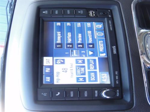 Chrysler Town and Country 2011 photo 3