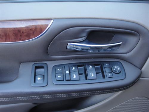 Chrysler Town and Country 2011 photo 4