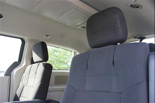 Chrysler Town and Country 2011 photo 1