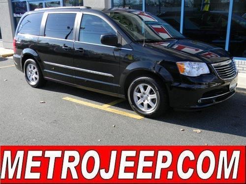 Chrysler Town and Country 2011 photo 4