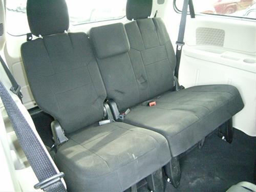 Chrysler Town and Country 2011 photo 4