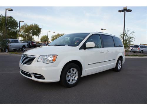 Chrysler Town and Country 2011 photo 1
