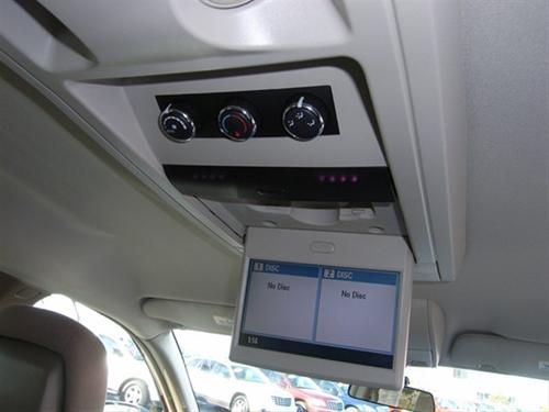 Chrysler Town and Country 2011 photo 2