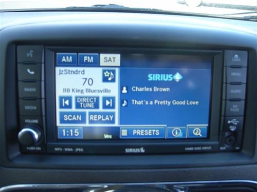 Chrysler Town and Country 2011 photo 3
