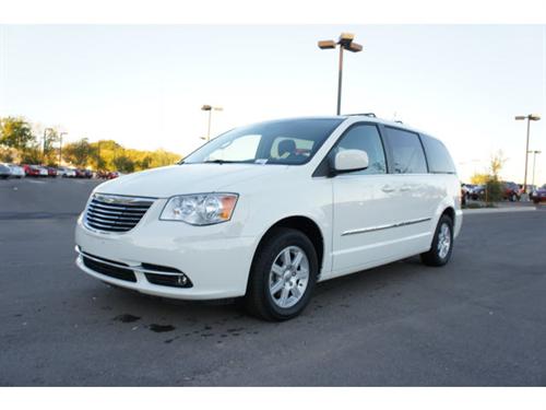 Chrysler Town and Country 2011 photo 1