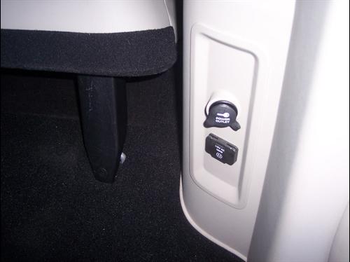 Chrysler Town and Country 2011 photo 5