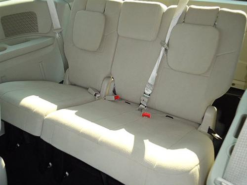 Chrysler Town and Country 2011 photo 5