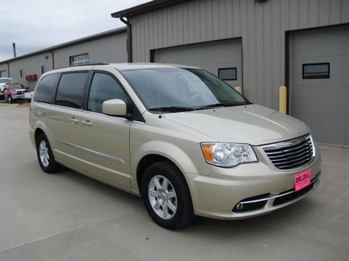 Chrysler Town and Country 2011 photo 1