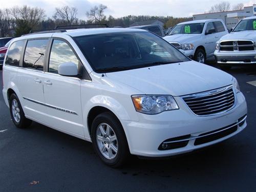 Chrysler Town and Country 2011 photo 4
