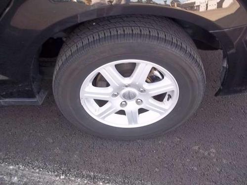 Chrysler Town and Country 2011 photo 2