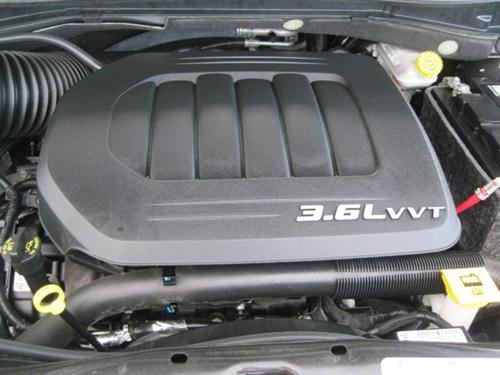 Chrysler Town and Country 2011 photo 5