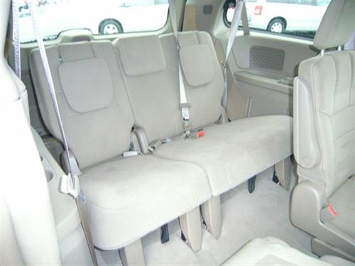 Chrysler Town and Country 2011 photo 4