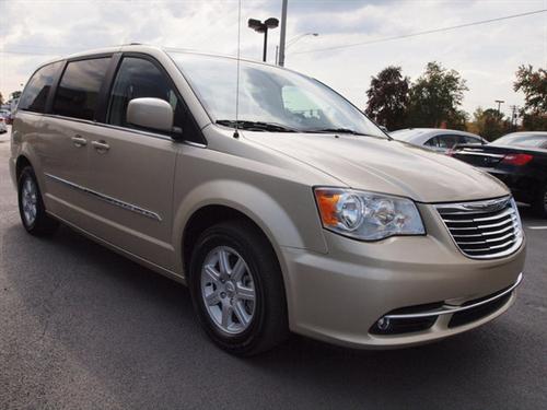 Chrysler Town and Country 2011 photo 1