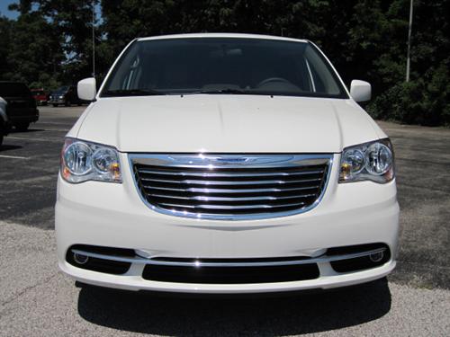Chrysler Town and Country 2011 photo 4