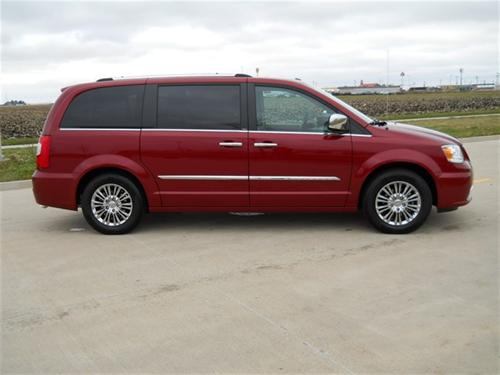 Chrysler Town and Country SLT 25 Other