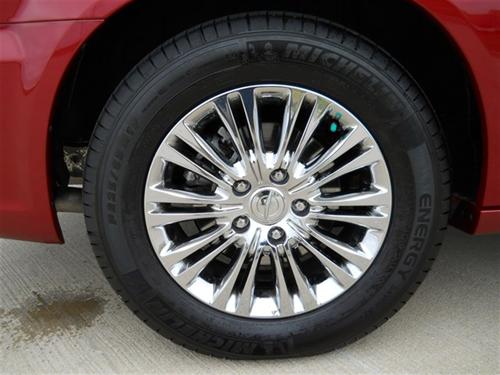 Chrysler Town and Country 2011 photo 1