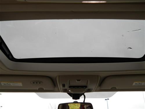 Chrysler Town and Country 2011 photo 2