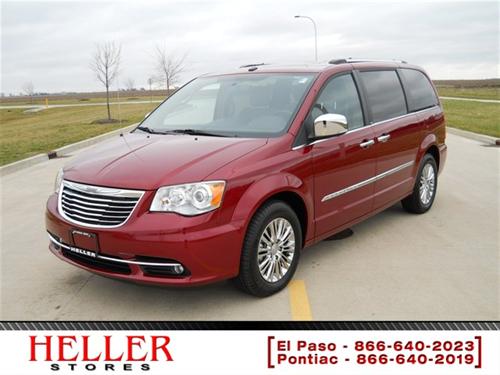 Chrysler Town and Country 2011 photo 3