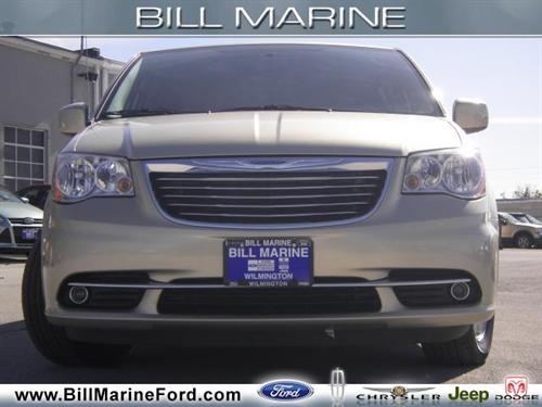 Chrysler Town and Country 2011 photo 1