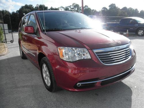Chrysler Town and Country 2011 photo 4