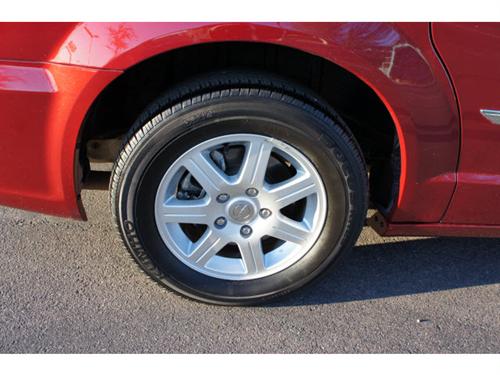 Chrysler Town and Country 2011 photo 2