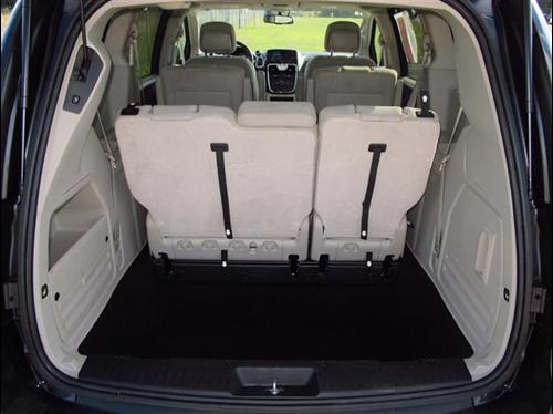 Chrysler Town and Country 2011 photo 1