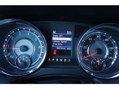 Chrysler Town and Country 2011 photo 3