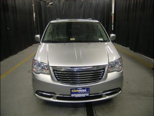 Chrysler Town and Country 2011 photo 1