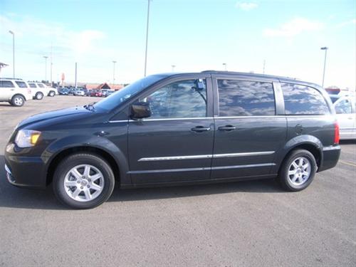 Chrysler Town and Country 2011 photo 1