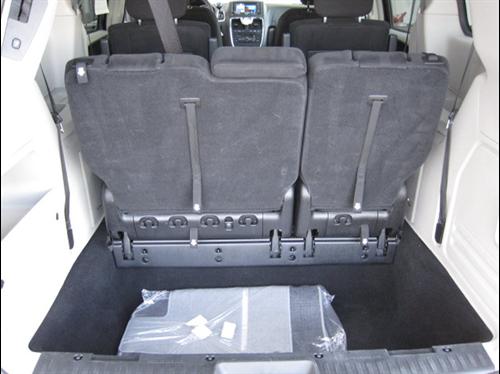 Chrysler Town and Country 2011 photo 1