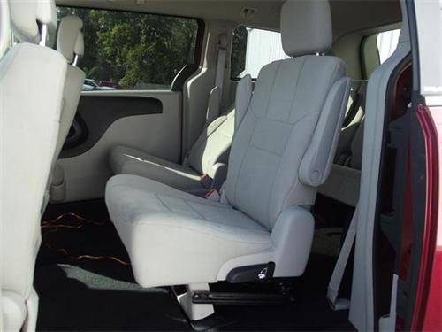 Chrysler Town and Country 2011 photo 4