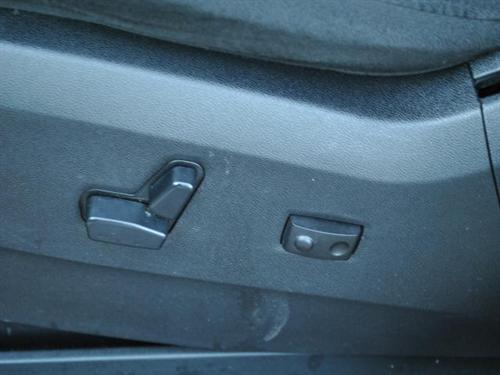 Chrysler Town and Country 2011 photo 3