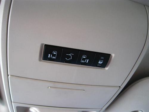 Chrysler Town and Country 2011 photo 5