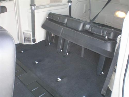 Chrysler Town and Country 2011 photo 2