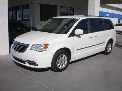 Chrysler Town and Country 2011 photo 5