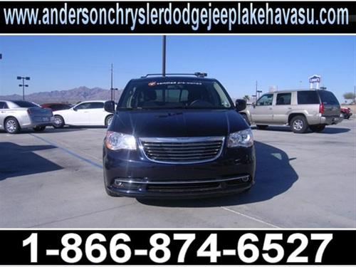 Chrysler Town and Country 2011 photo 1